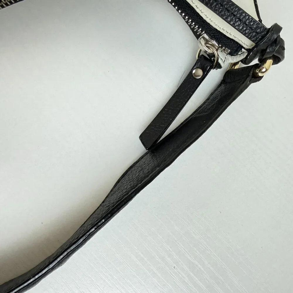 EUC Banana Republic Parkside Hobo Bag in White and Black Leather